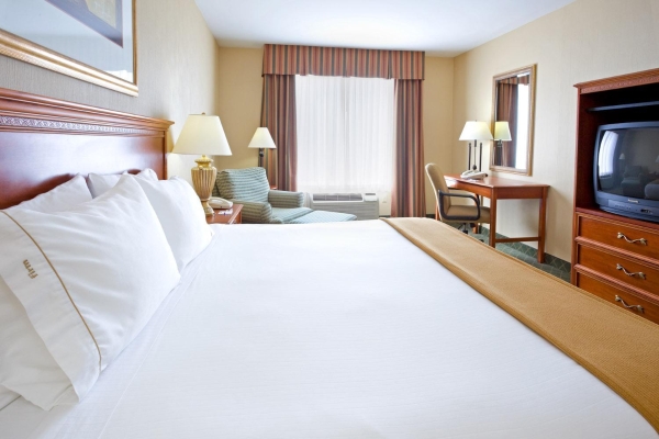 Holiday Inn Express & Suites CHESTER-MONROE-GOSHEN